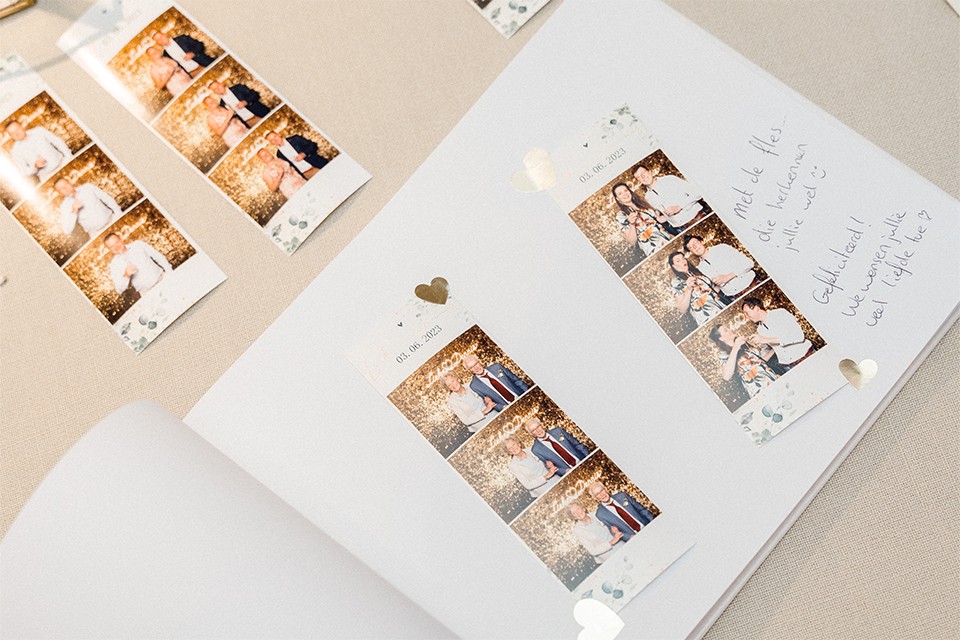 Een gepersonaliseerd gastenboek met photobooth foto's voor je bruiloft